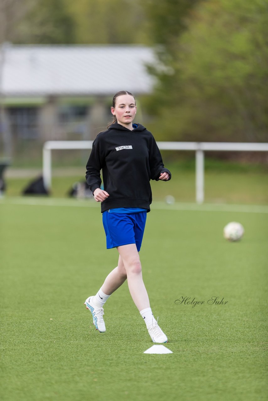 Bild 133 - Co-Trainerin der Frauen Nationalmannschaft Britta Carlson in Wahlstedt